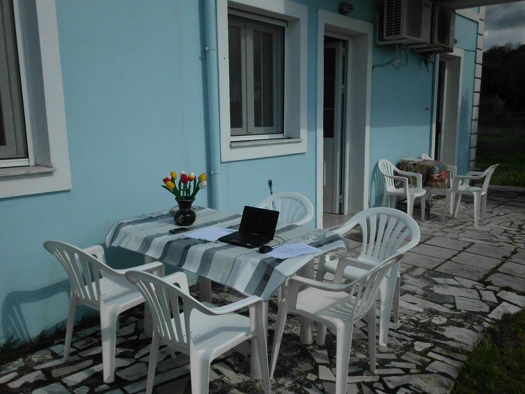 Tom'S House Appartement Skriperon Buitenkant foto