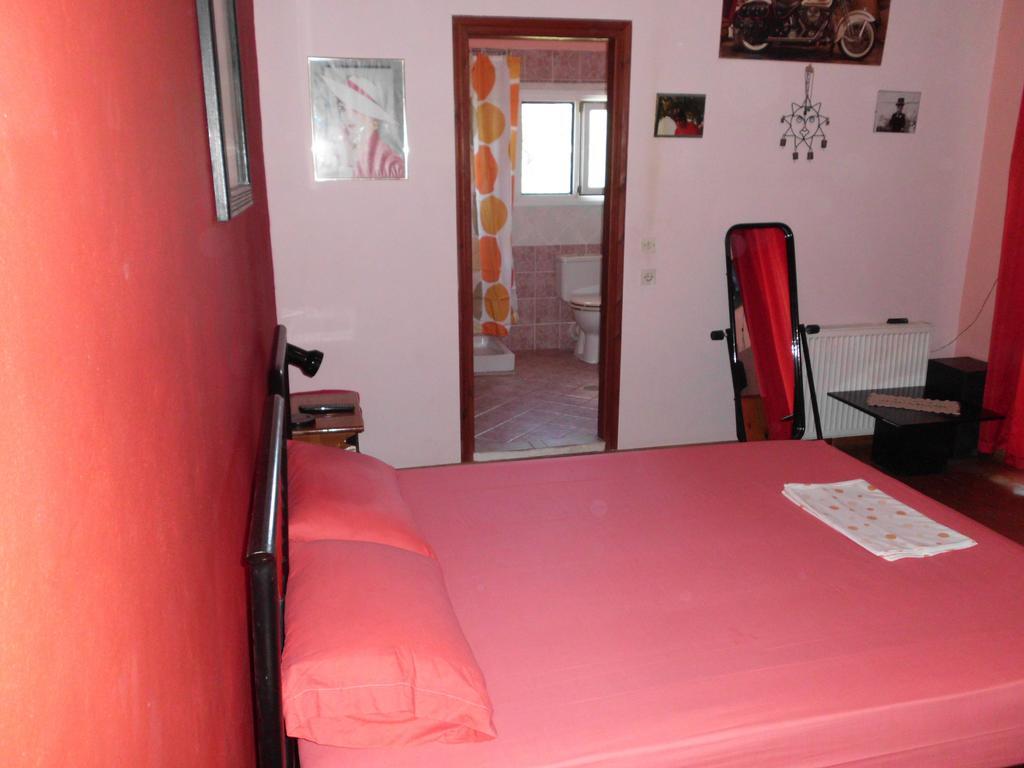 Tom'S House Appartement Skriperon Buitenkant foto